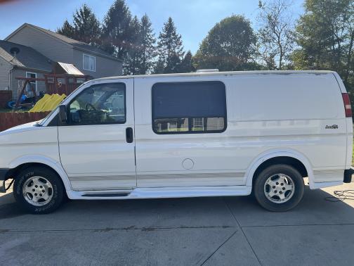 2004 Chevrolet Express 1500 Base