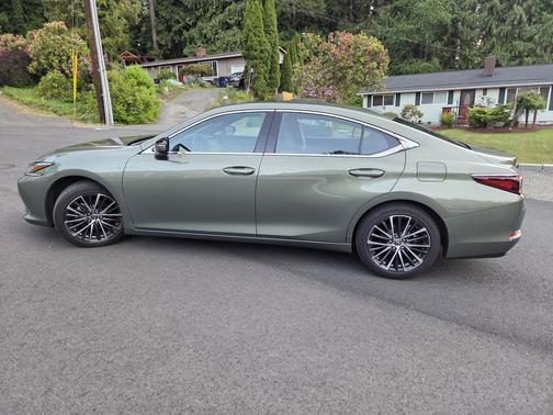2024 Lexus ES 350 Base