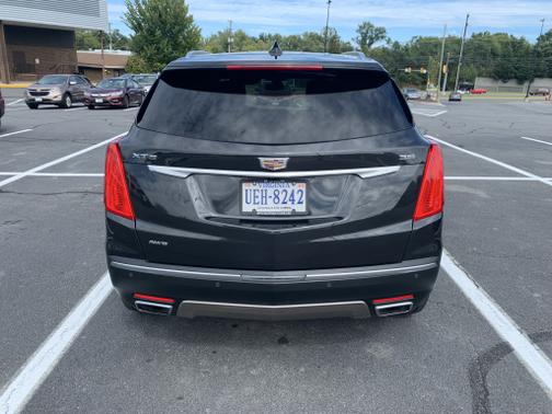 Photo 2 of 8 of 2019 Cadillac XT5 Platinum