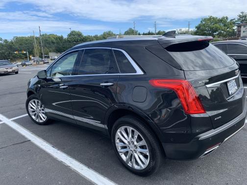 Photo 3 of 8 of 2019 Cadillac XT5 Platinum