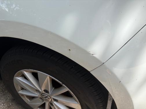 White 2016 Volkswagen Golf TSI 2-Door