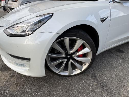 2019 Tesla Model 3 Performance