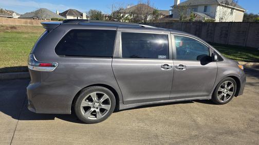 2017 Toyota Sienna SE Premium