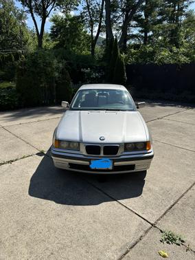 1998 BMW 323 iS