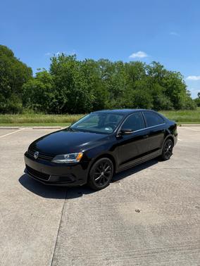 Black 2013 Volkswagen Jetta SE