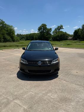 Black 2013 Volkswagen Jetta SE