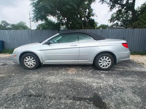 Silver 2008 Chrysler Sebring LX