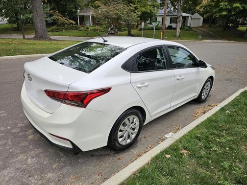 White 2019 Hyundai Accent SE