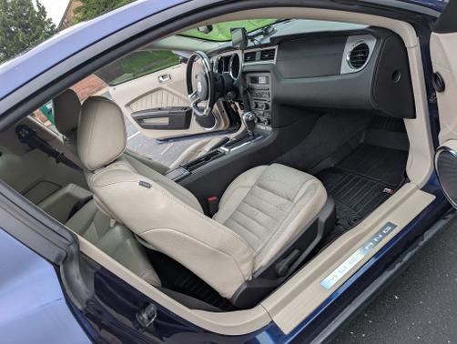2010 Ford Mustang Premium