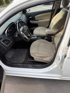 2011 Chrysler 200 Touring