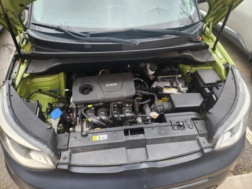 Green 2017 Kia Soul Base