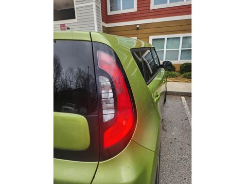 Green 2017 Kia Soul Base