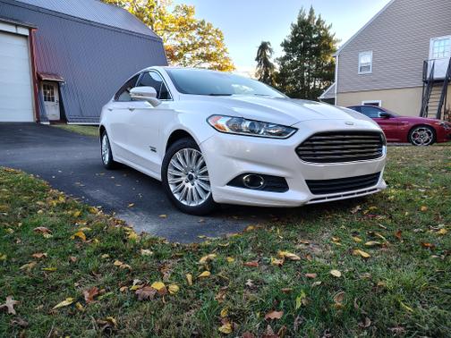 2016 Ford Fusion Energi SE Luxury