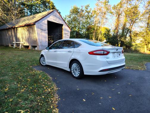2016 Ford Fusion Energi SE Luxury