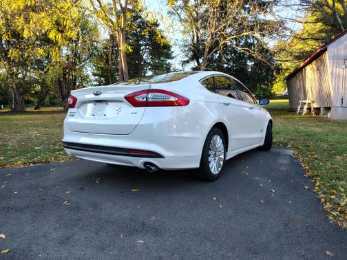 2016 Ford Fusion Energi SE Luxury