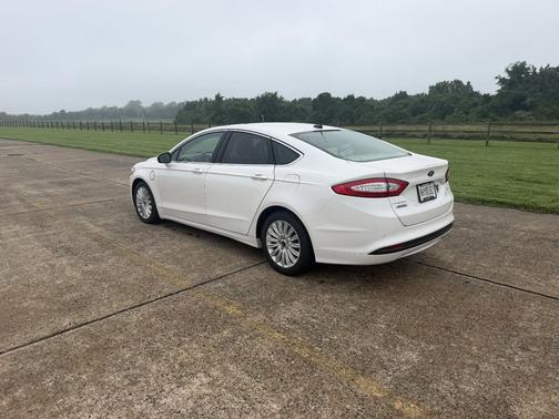 White 2016 Ford Fusion Energi SE Luxury