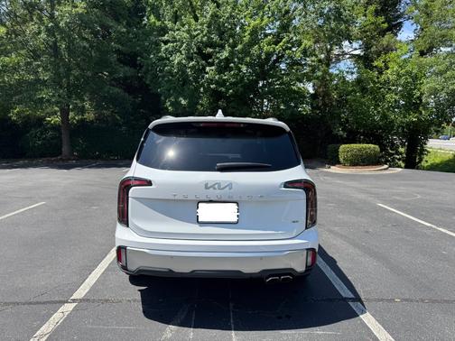 White 2023 Kia Telluride SX-P