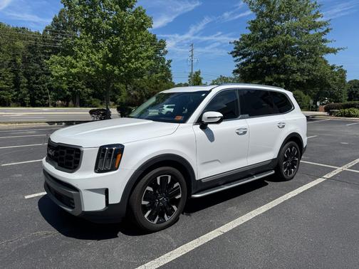 White 2023 Kia Telluride SX-P