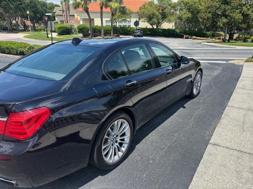 2011 BMW 750 i