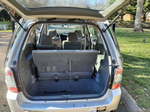 Photo 4 of 16 of 2005 Mazda MPV LX