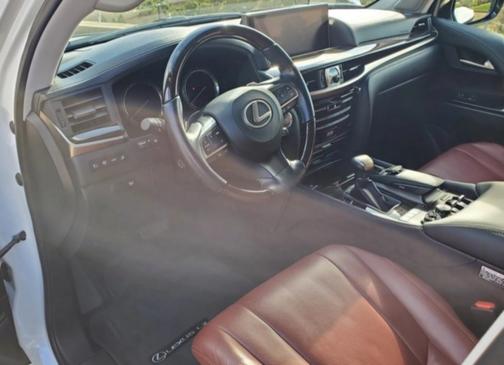 White 2016 Lexus LX 570 Base