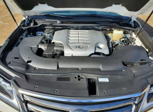 White 2016 Lexus LX 570 Base