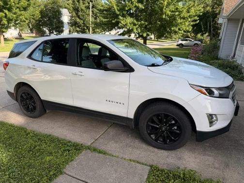 White 2021 Chevrolet Equinox LS