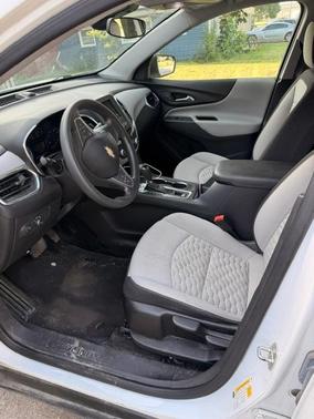 White 2021 Chevrolet Equinox LS
