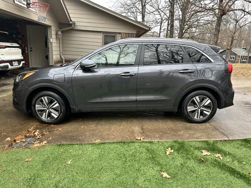 2020 Kia Niro Plug-In Hybrid EX