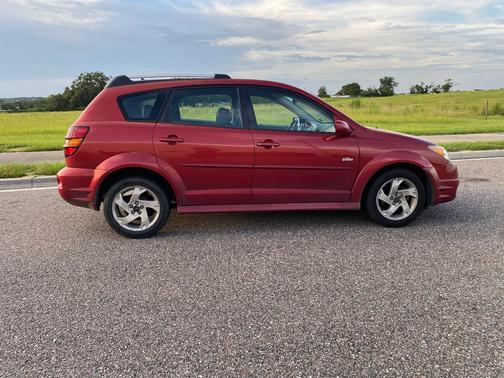 2008 Pontiac Vibe Base