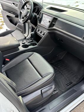 2021 Volkswagen Atlas 3.6L SE w/Technology R-Line