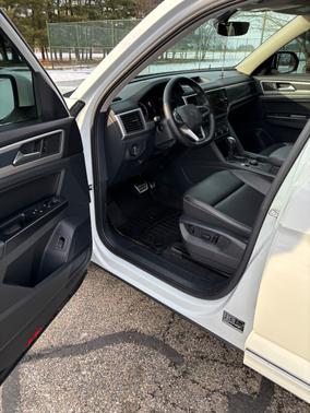 2021 Volkswagen Atlas 3.6L SE w/Technology R-Line