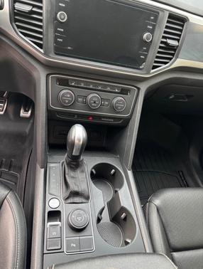 2021 Volkswagen Atlas 3.6L SE w/Technology R-Line