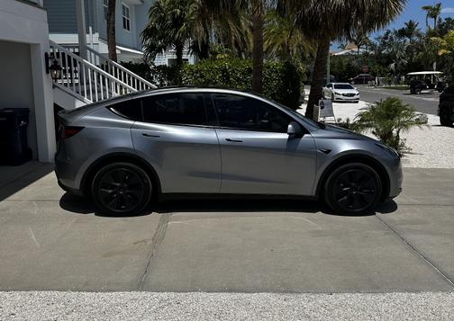 2024 Tesla Model Y Long Range