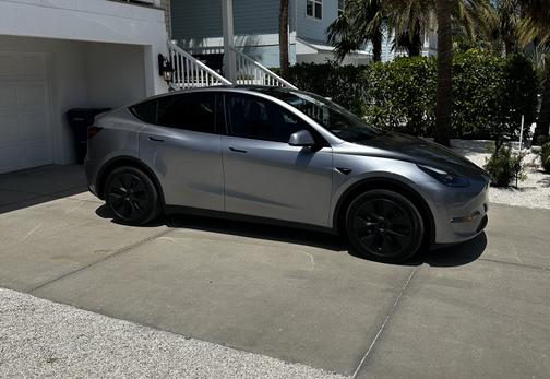 2024 Tesla Model Y Long Range