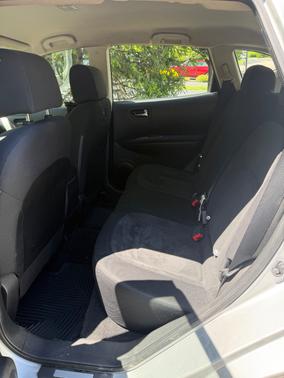 Silver 2009 Nissan Rogue S