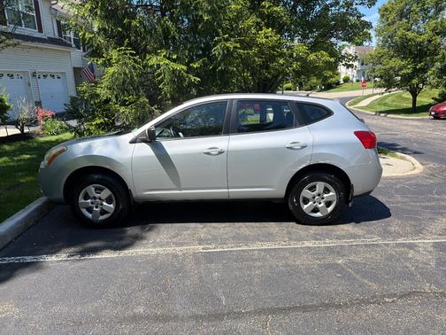 Silver 2009 Nissan Rogue S