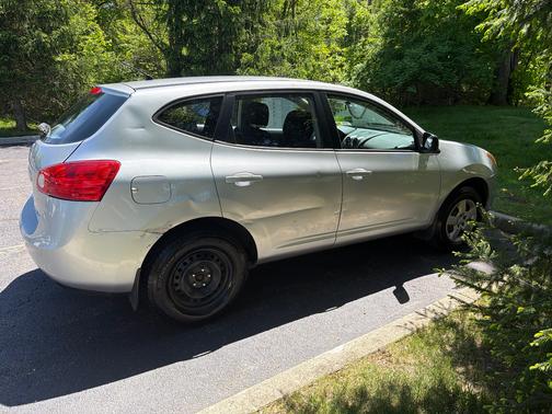 Silver 2009 Nissan Rogue S