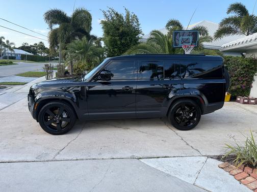 Black 2023 Land Rover Defender SE