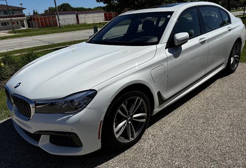 2017 BMW 740e xDrive iPerformance