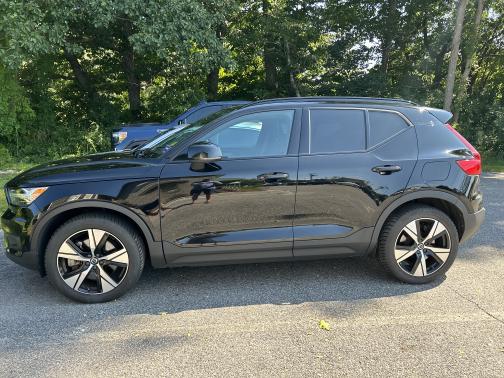 2021 Volvo XC40 Recharge Pure Electric P8 R-Design