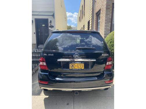 Black 2011 Mercedes-Benz M-Class ML 350