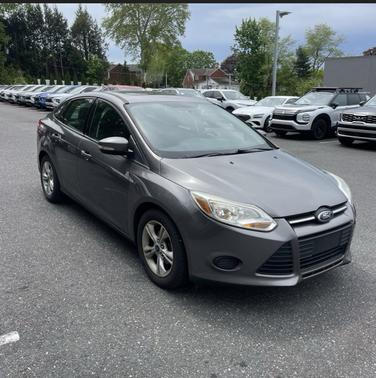 Black 2013 Ford Focus SE
