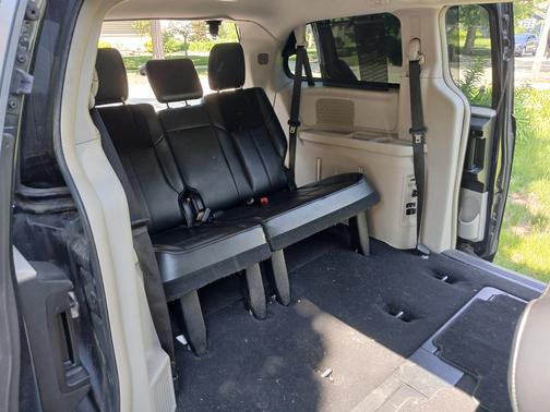 Black 2014 Chrysler Town & Country Limited