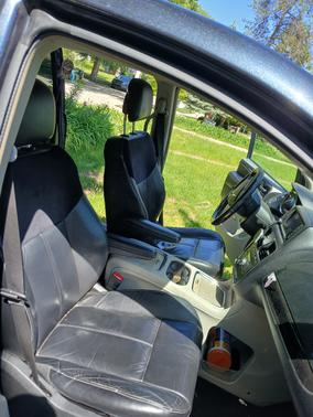 Black 2014 Chrysler Town & Country Limited