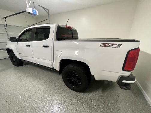 Photo 2 of 5 of 2022 Chevrolet Colorado Z71