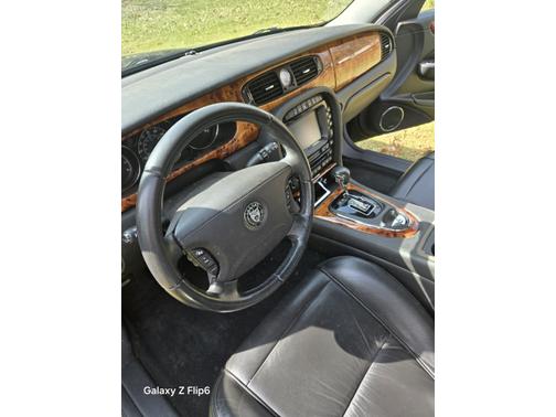 2007 Jaguar XJ8 Base