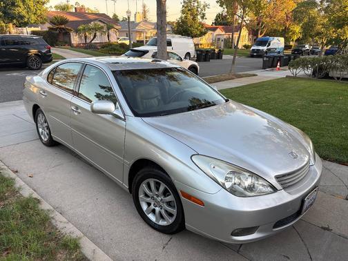 Silver 2002 Lexus ES 300 Base
