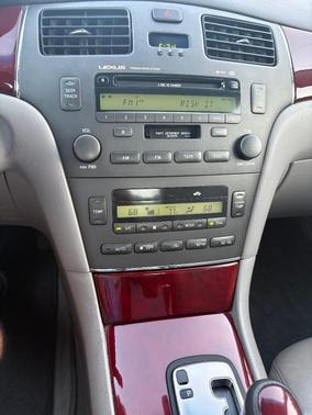Silver 2002 Lexus ES 300 Base