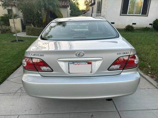 Silver 2002 Lexus ES 300 Base